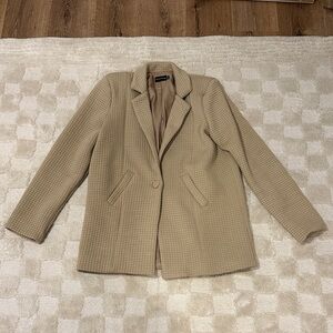 PLT x Molly Mae oatmeal quilted blazer